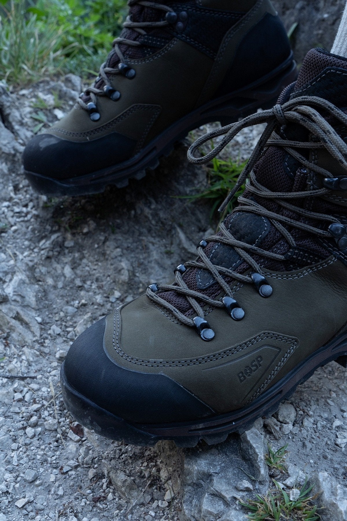 Trekking shoes Karpat Pro – In use 2