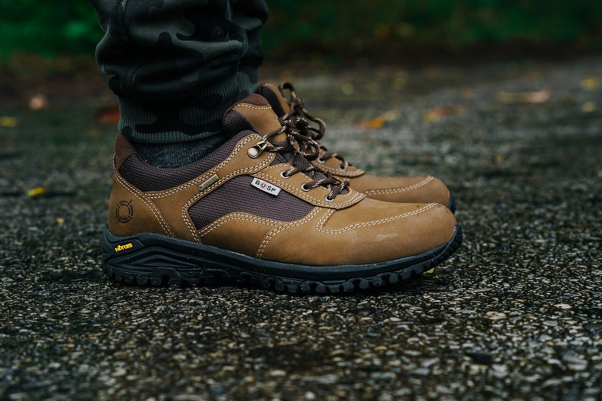 Hiking shoes Tactical low – In use 1