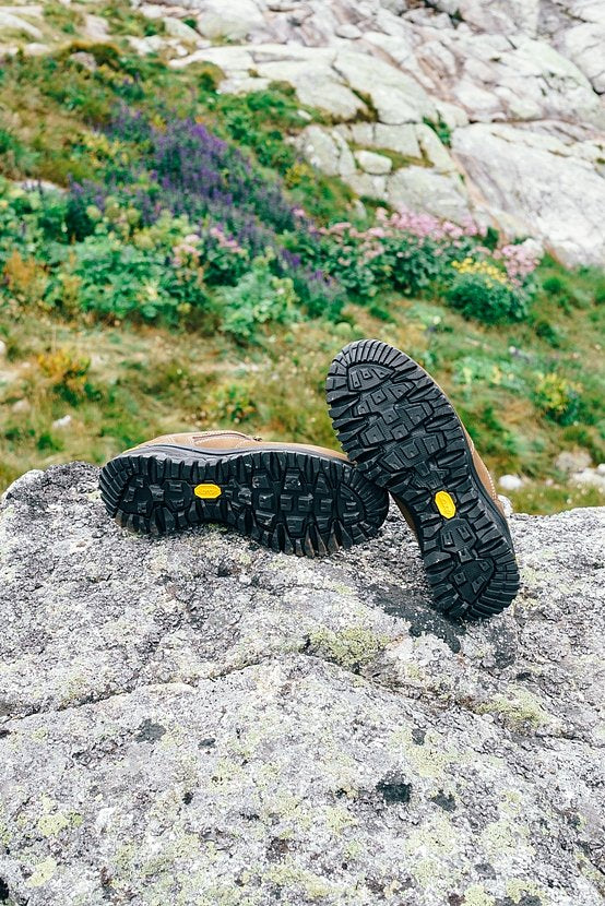 Hiking shoes Tactical low – In use 2