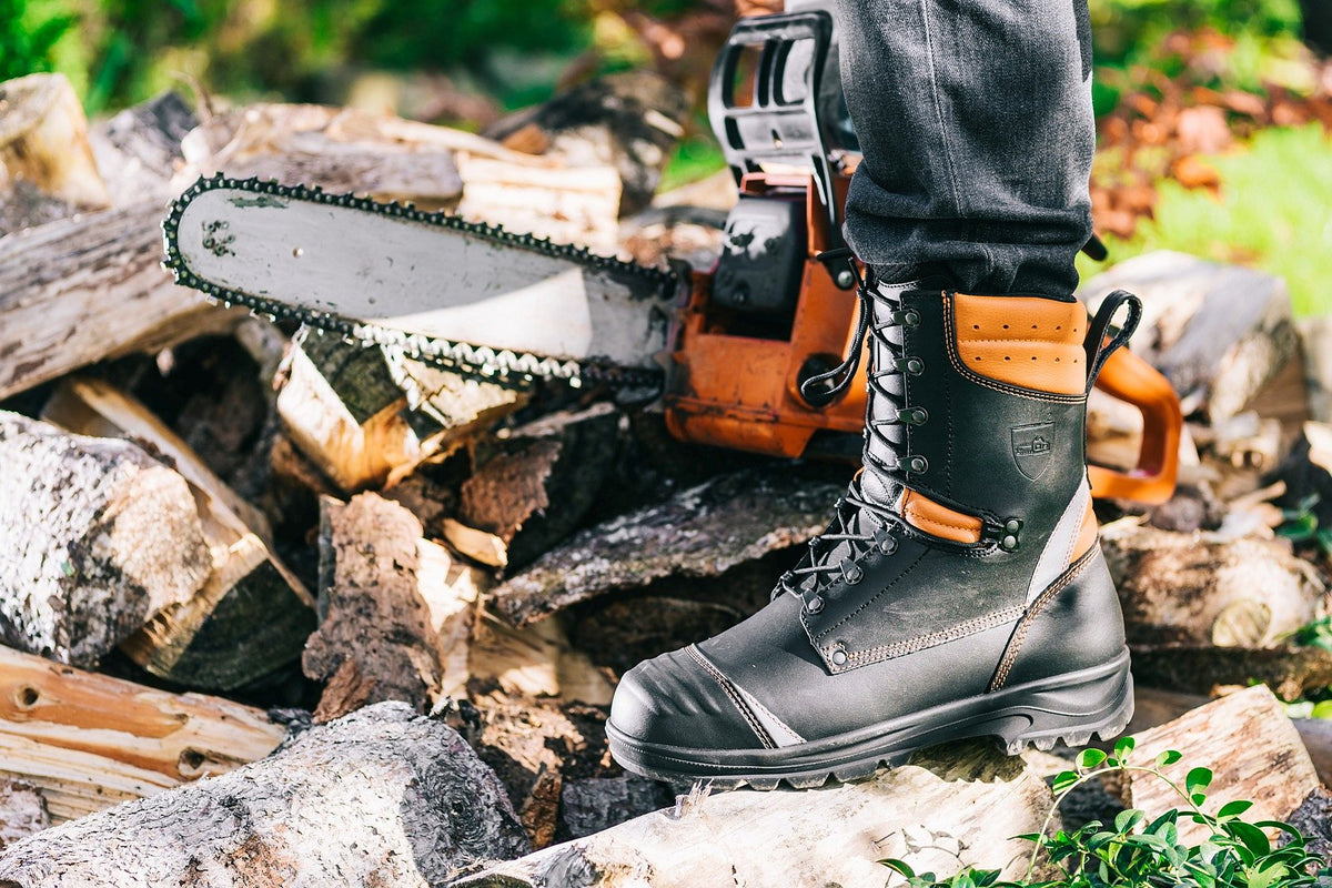 Forestry boots Fraker Logger orange – In use 9