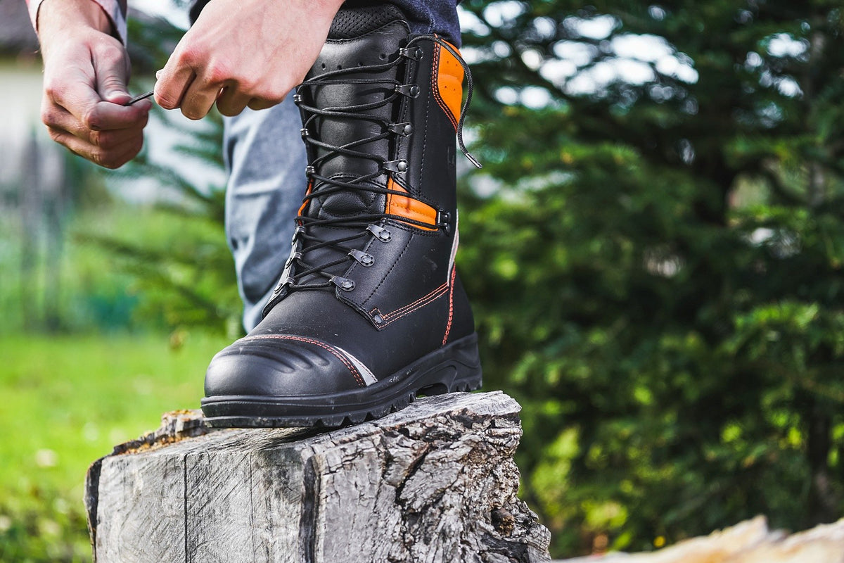 Forestry boots Fraker Logger orange – In use 4