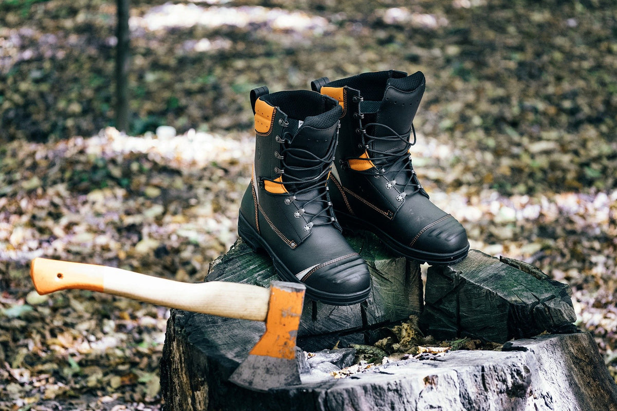 Forestry boots Fraker Logger orange – In use 3