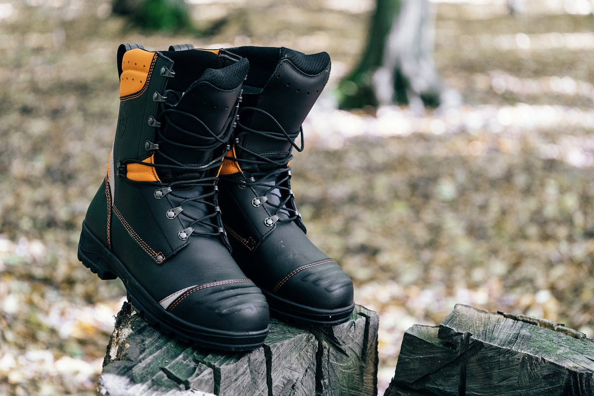 Forestry boots Fraker Logger orange – In use 2