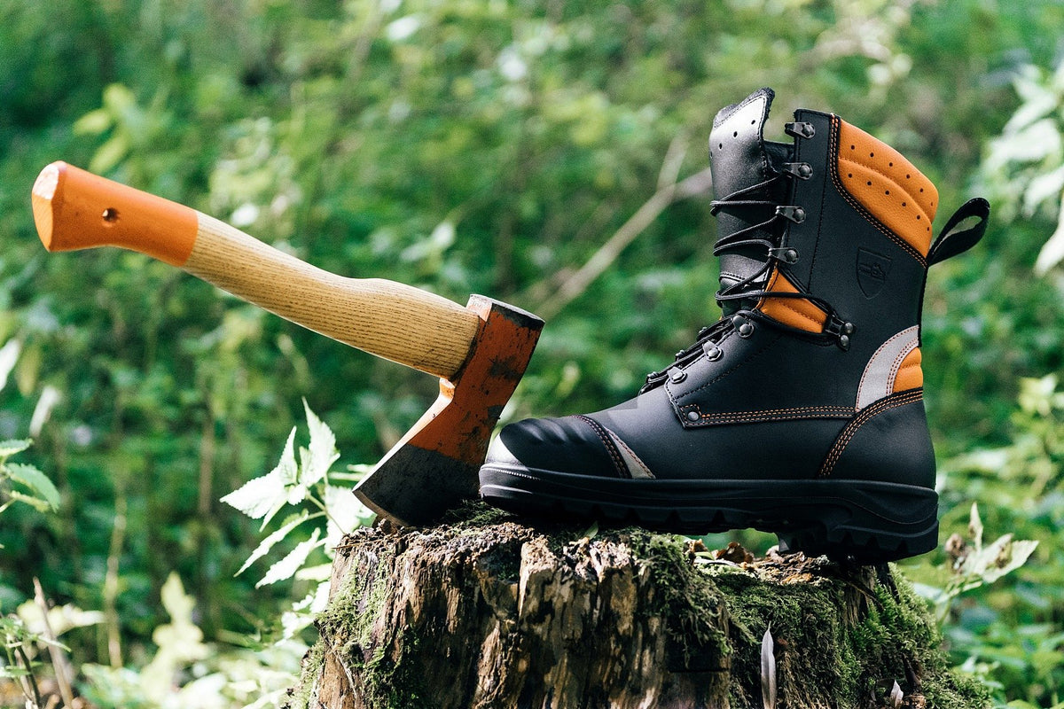 Forestry boots Fraker Logger orange – In use 1