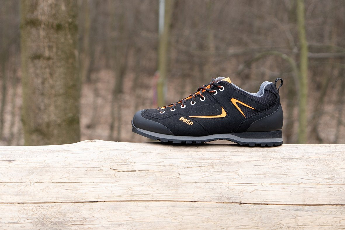 Hiking shoes Grifit Orange – In use 8