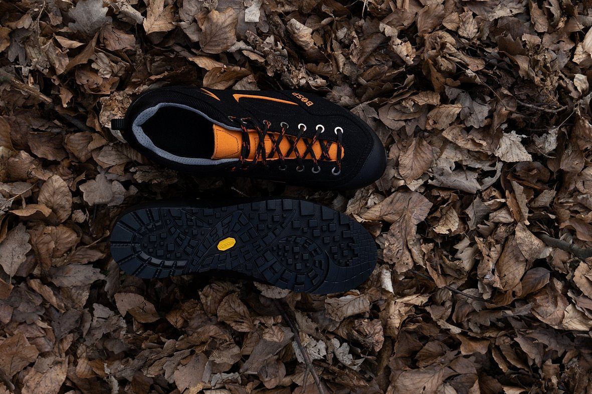 Hiking shoes Grifit Orange – In use 4