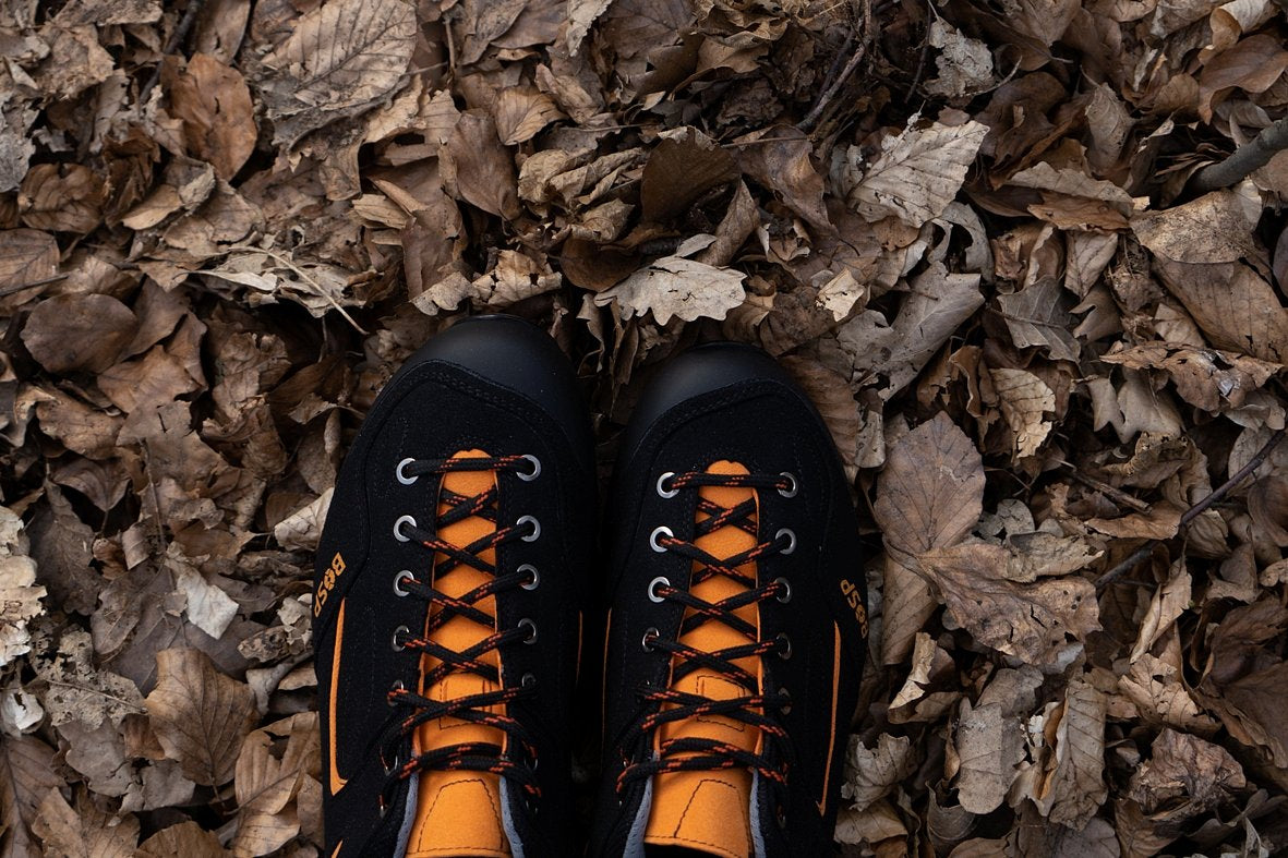 Hiking shoes Grifit Orange – In use 2