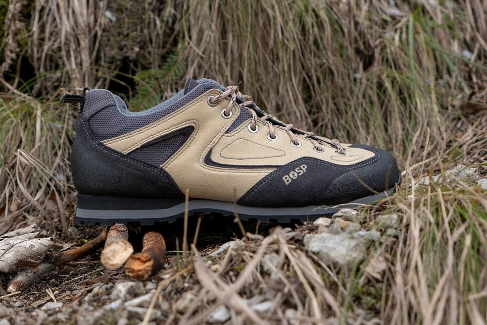 Hiking shoes Grifit Camel – In use 13