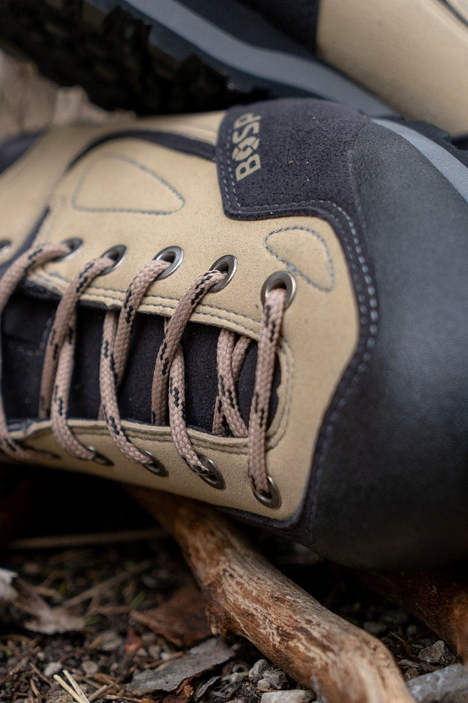 Hiking shoes Grifit Camel – In use 10