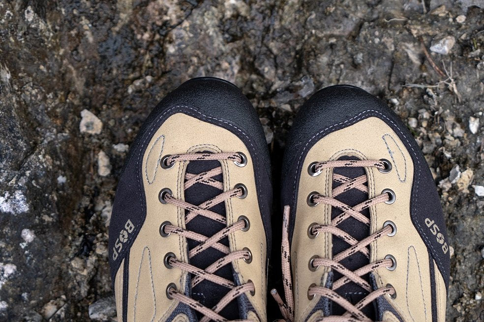 Hiking shoes Grifit Camel – In use 11