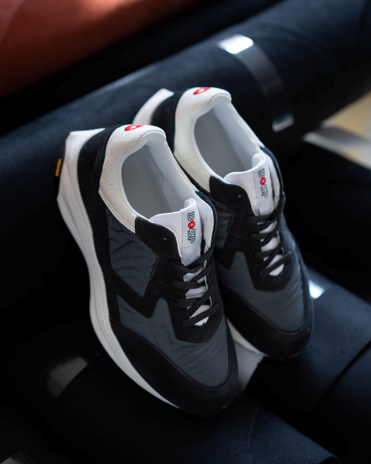 Sneakers Rocker Uni Black – In use 3