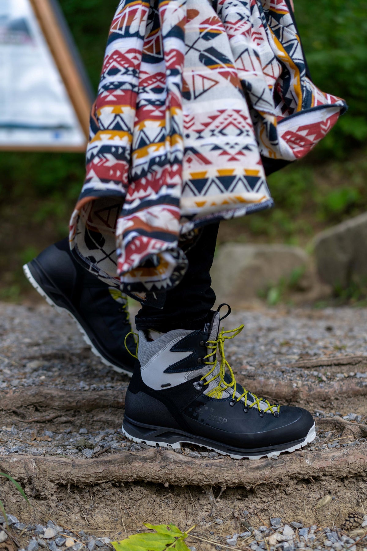 Hiking shoes Karpat Sport Denim – In use 11