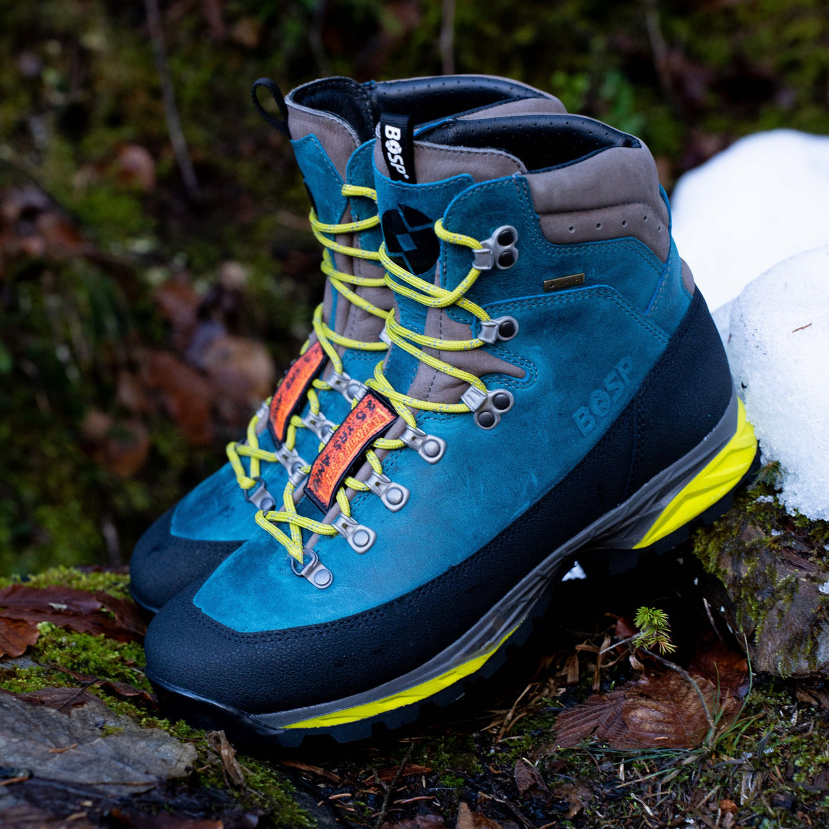 Hiking shoes Caledon Pro II Azure – In use 20