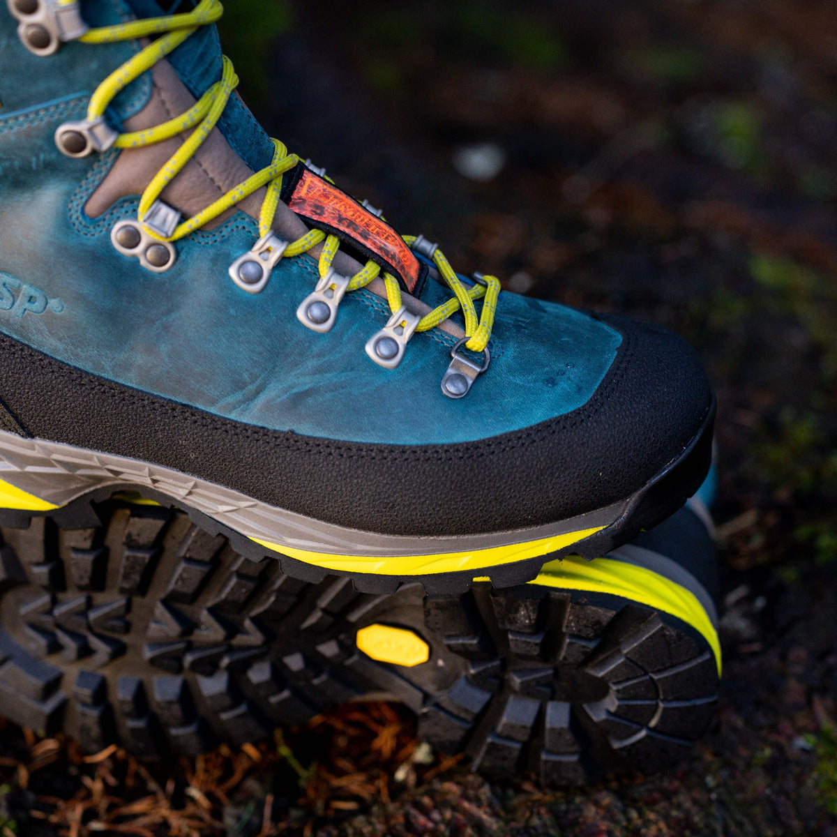 Hiking shoes Caledon Pro II Azure – In use 18