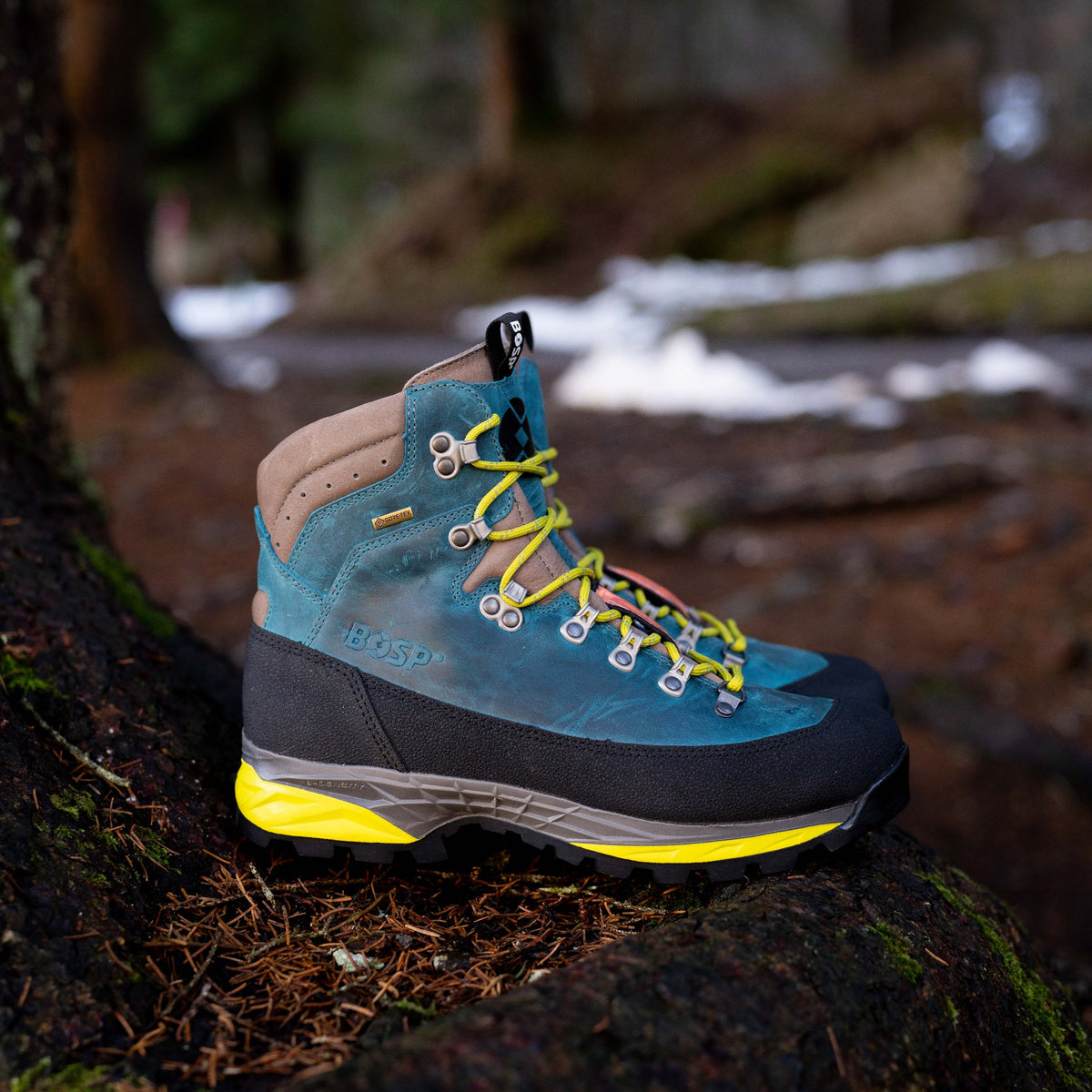 Hiking shoes Caledon Pro II Azure – In use 3
