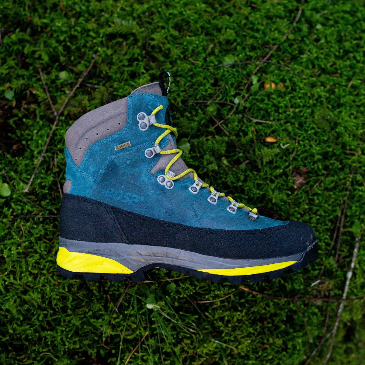 Hiking shoes Caledon Pro II Azure – In use 11
