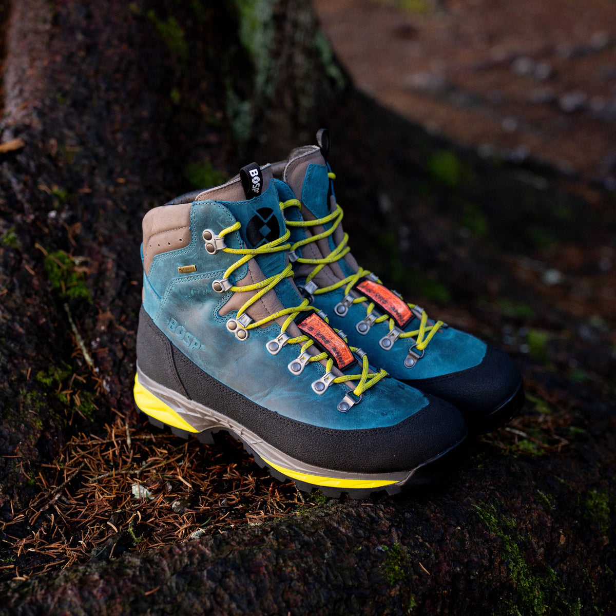 Hiking shoes Caledon Pro II Azure – In use 15