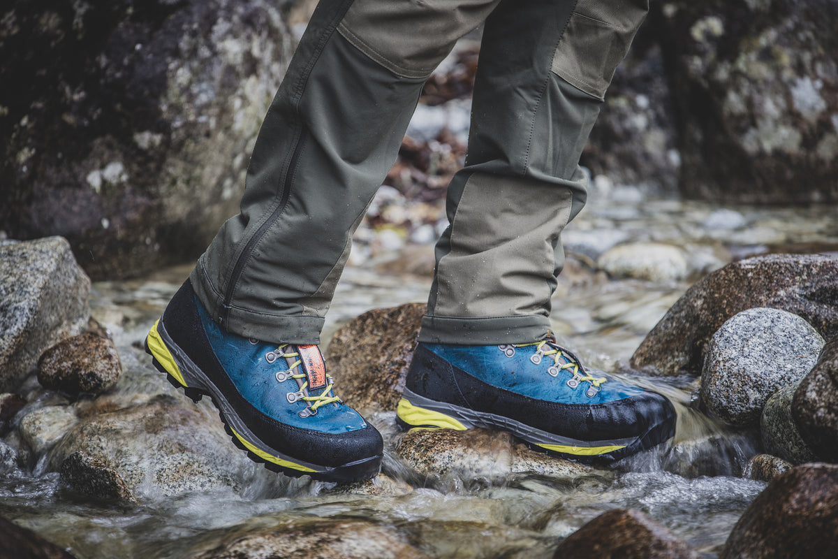 Hiking shoes Caledon Pro II Azure – In use 6