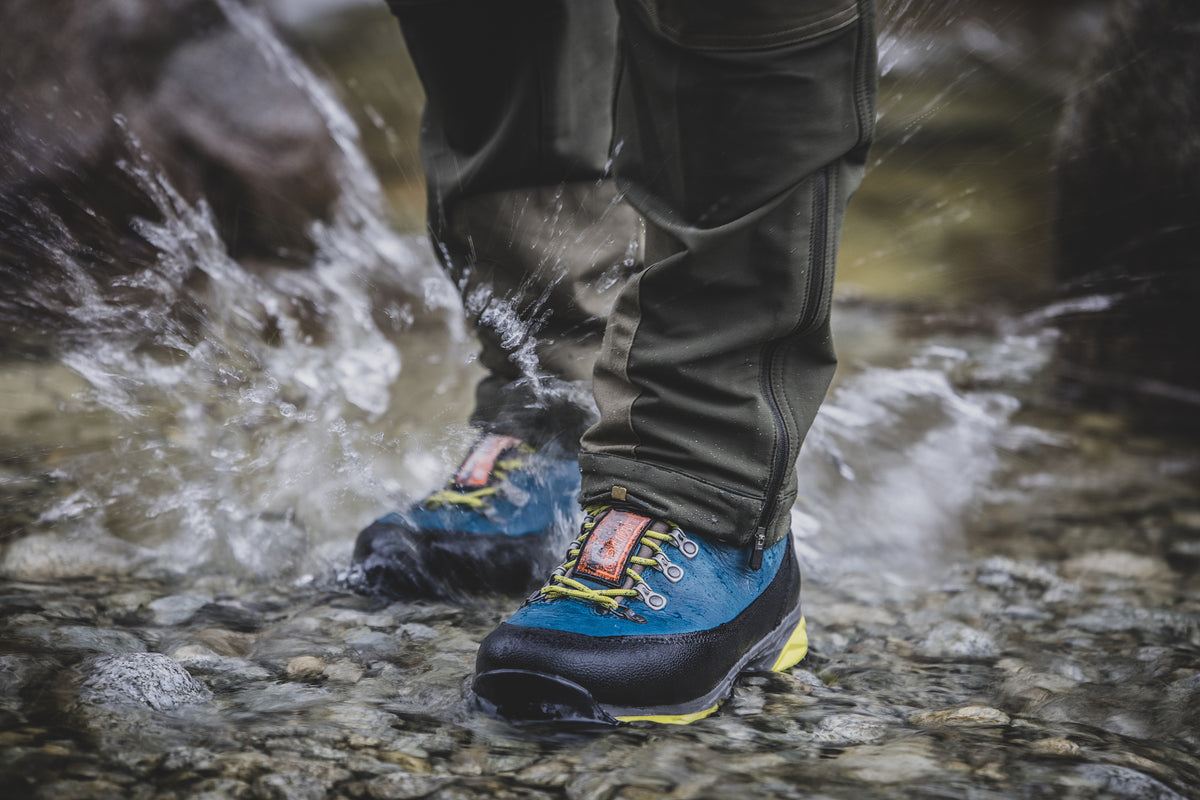 Hiking shoes Caledon Pro II Azure – In use 9