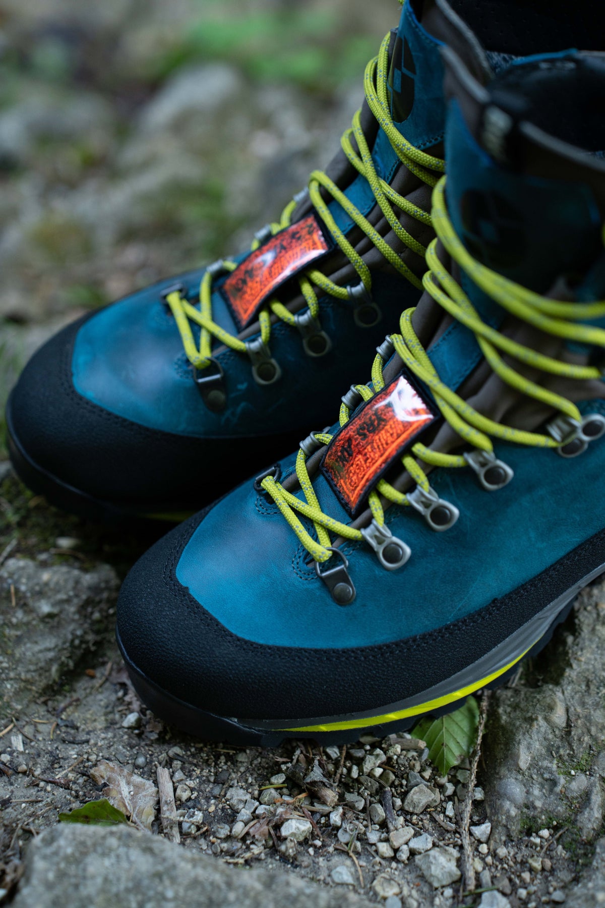 Hiking shoes Caledon Pro II Azure – In use 13
