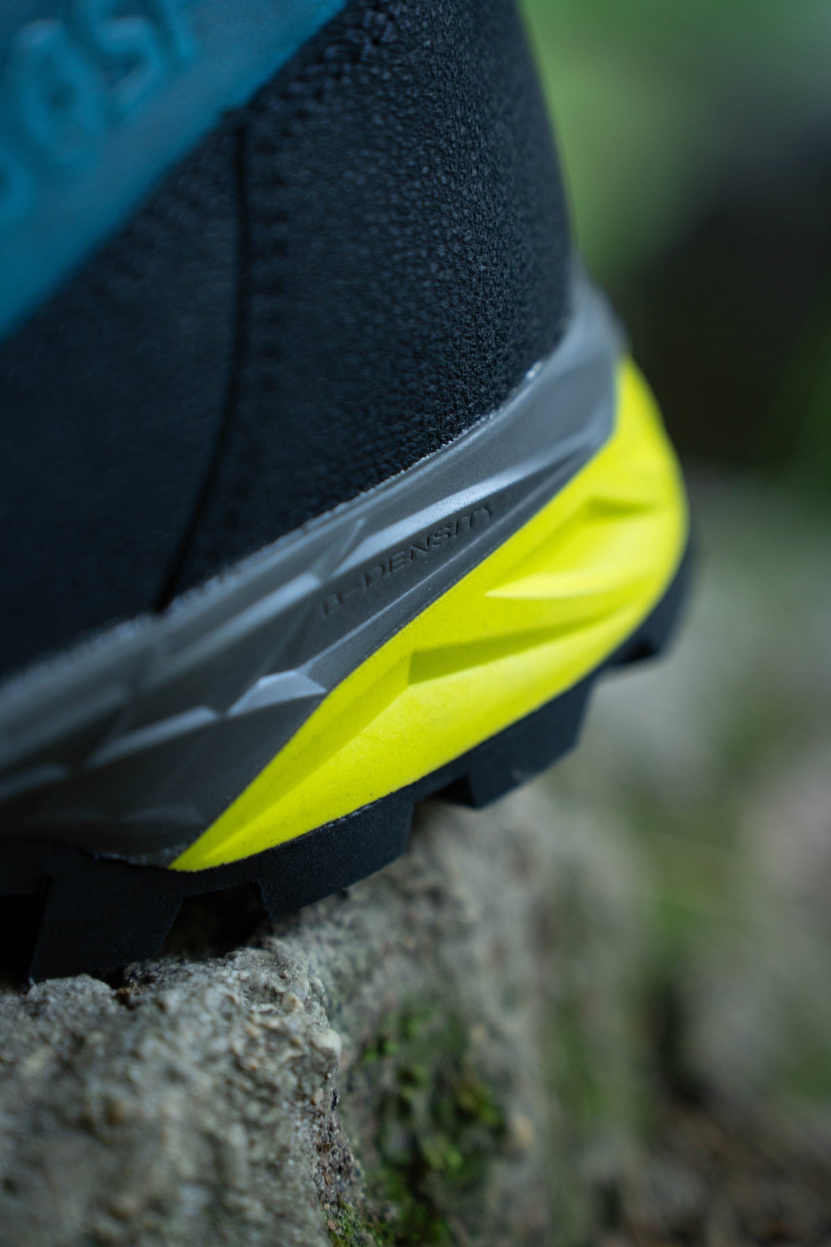 Hiking shoes Caledon Pro II Azure – In use 22