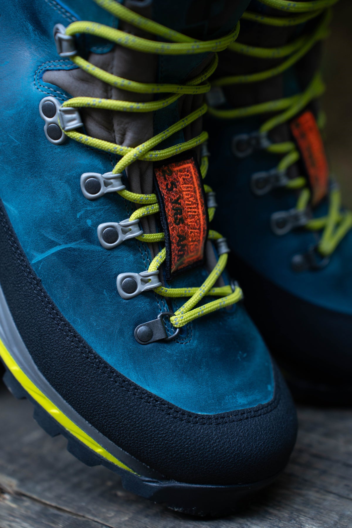 Hiking shoes Caledon Pro II Azure – In use 1