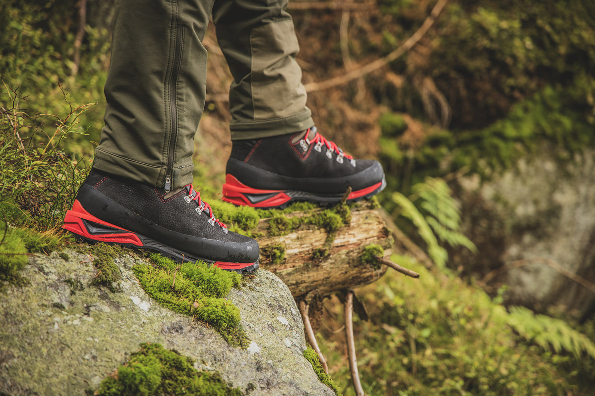 Hiking shoes Ural Pro Tech BLK – In use 10