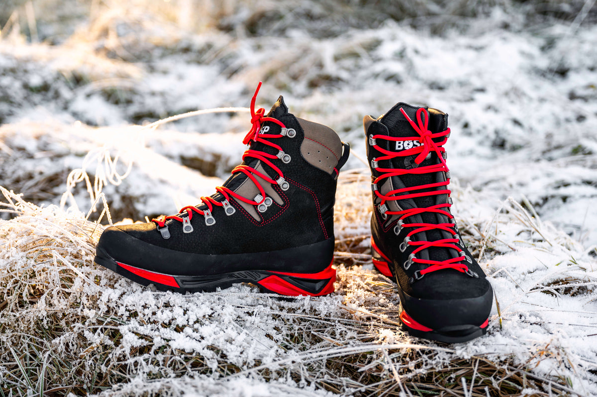 Hiking shoes Ural Pro Tech BLK – In use 1