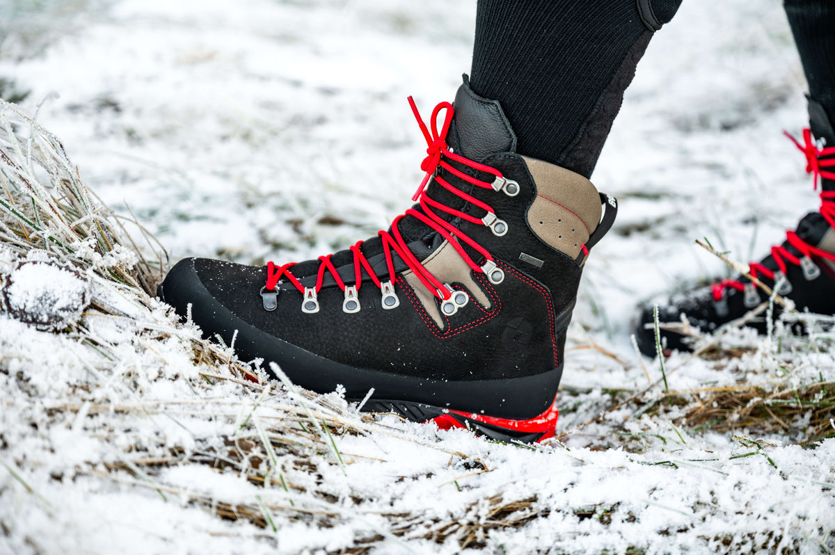 Hiking shoes Ural Pro Tech BLK – In use 2